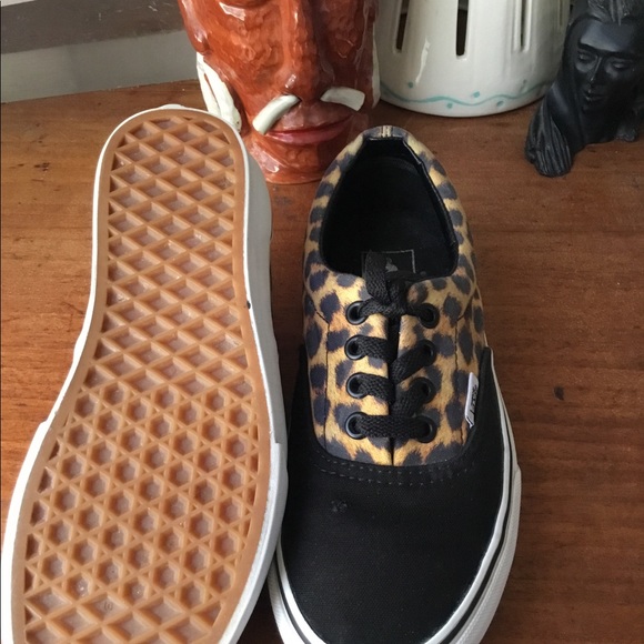 ❤️SOLD❤️ Vans Leopard Laceups Low Profile - Picture 3 of 6